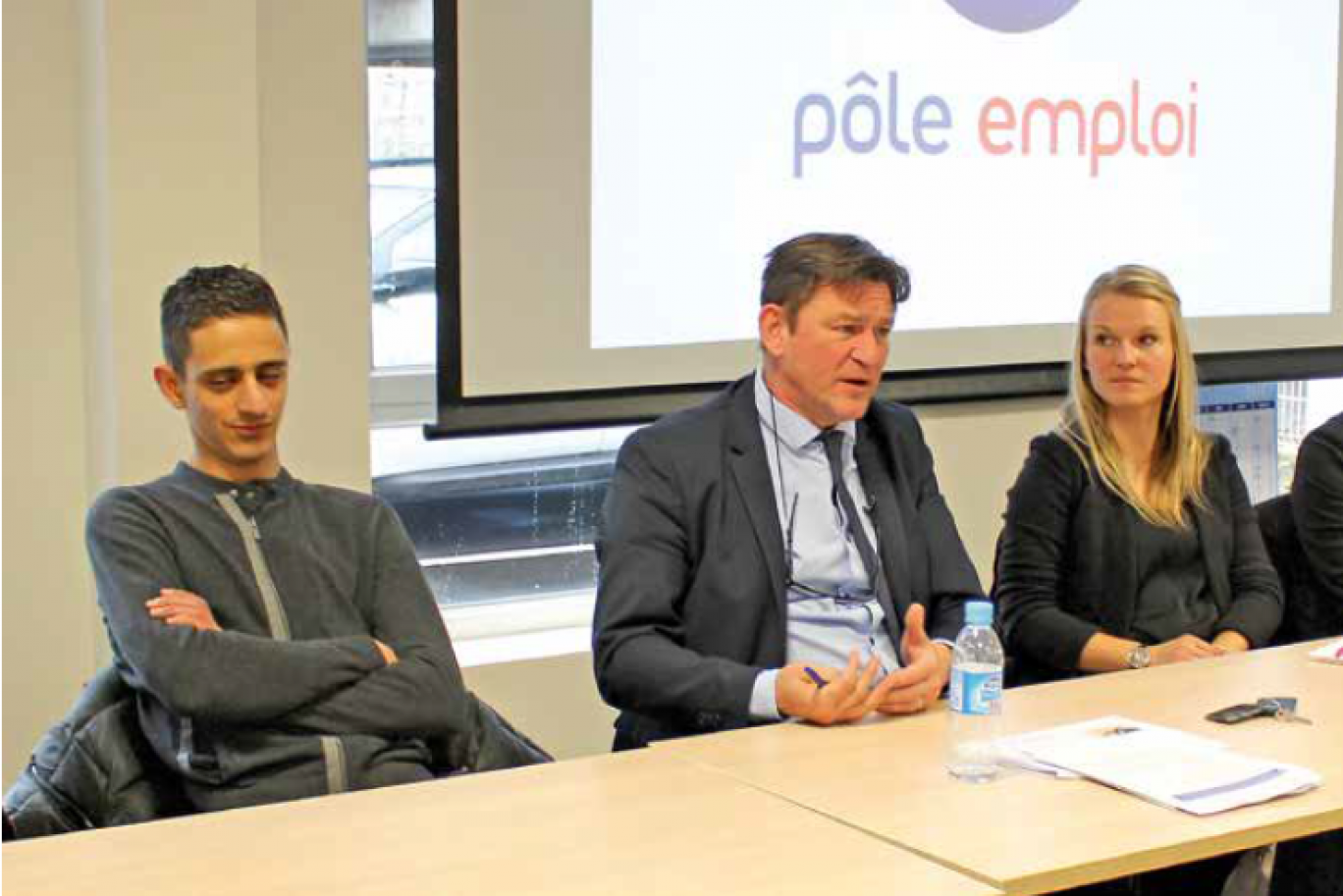 Fabien Manouvrier, directeur territorial du Pôle emploi du Pas-de-Calais, a exposé les tendances pour le département du Pas-de-Calais et pour l’arrondissement de Lens-Hénin. A sa droite, Ashila Imad a souligné l’accompagnement à l’embauche et Séraphine Gibaszek (à sa gauche), la rapidité et l’efficacité des services.