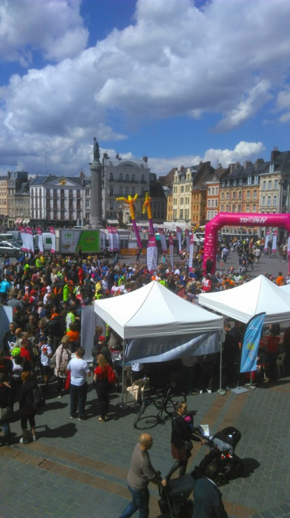 L'arrivée toute en couleurs des participants du Free Handi's Trophy.