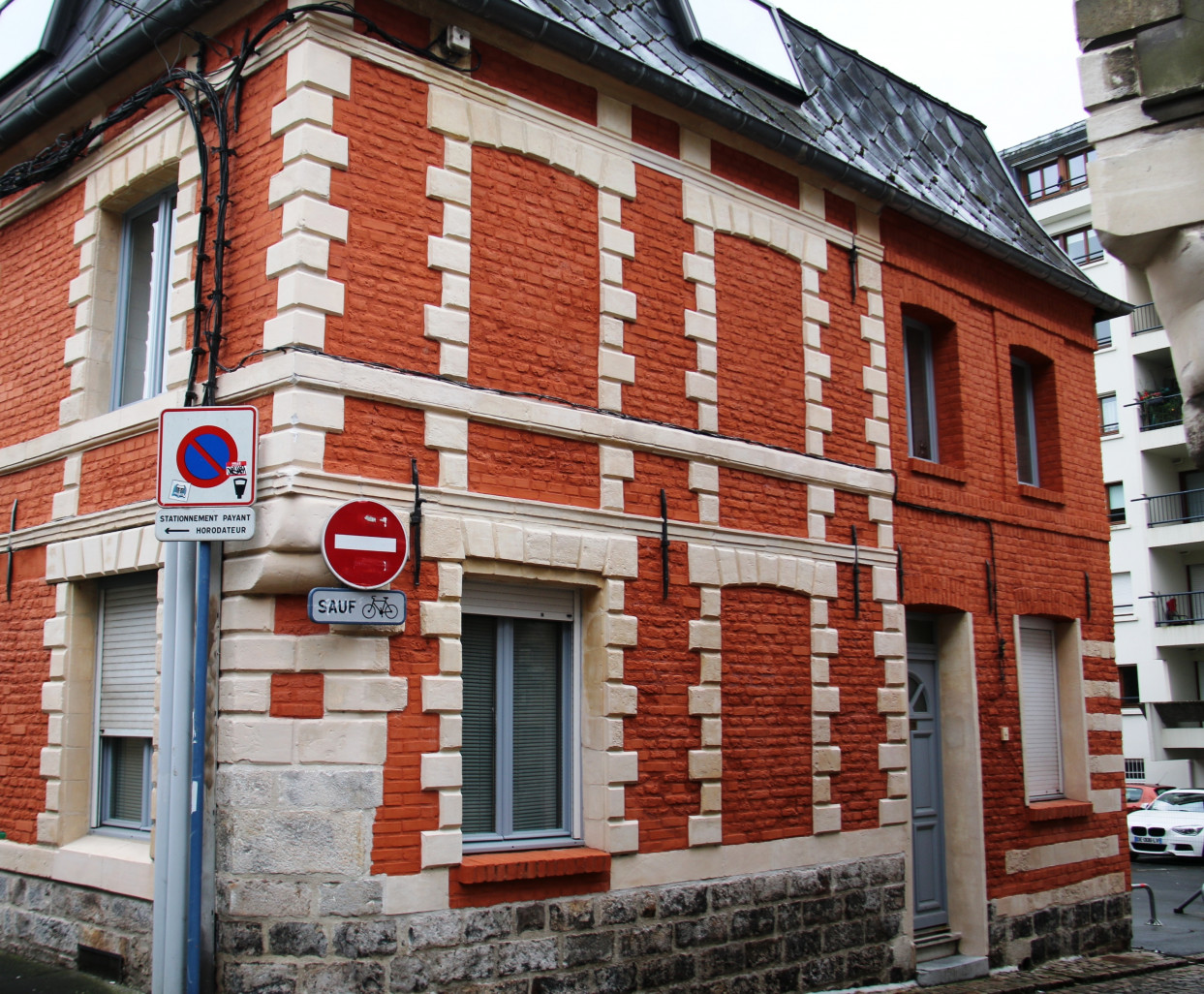 Le prix du public, coup de cœur des internautes, est revenu à un bel immeuble en briques rouges situé rue petite rue Saint-Jean.  