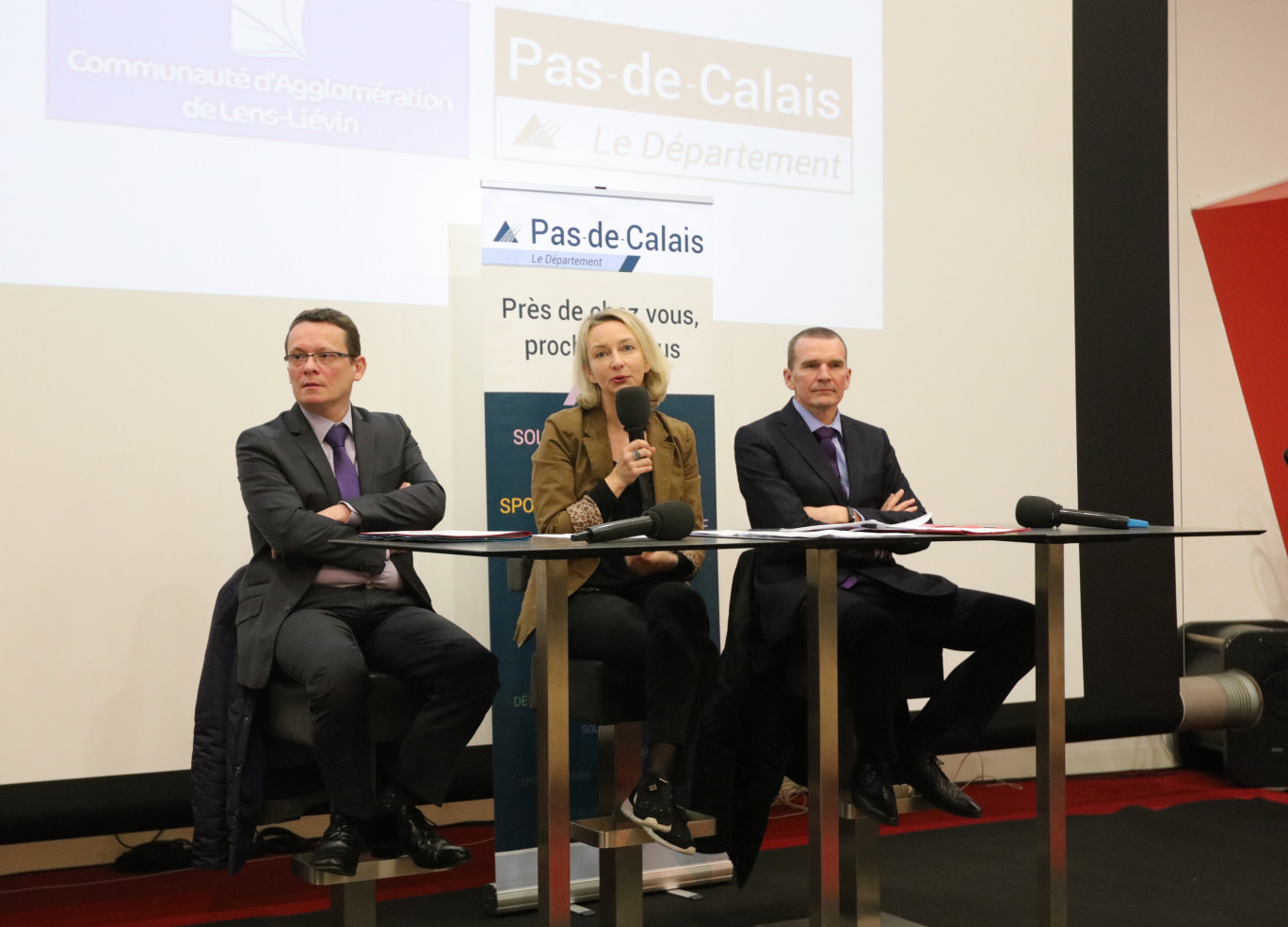 Lors de la conférence de presse Florence Bariseau vice-présidente à la région Hauts-de-France et présidente du syndicat mixte de l'Aréna Stade Couvert de Liévin a annoncé la réouverture de l'équipement liévinois.