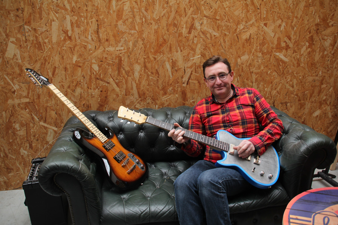 Jérémy Joye crée ses propres guitares depuis l’adolescence.  