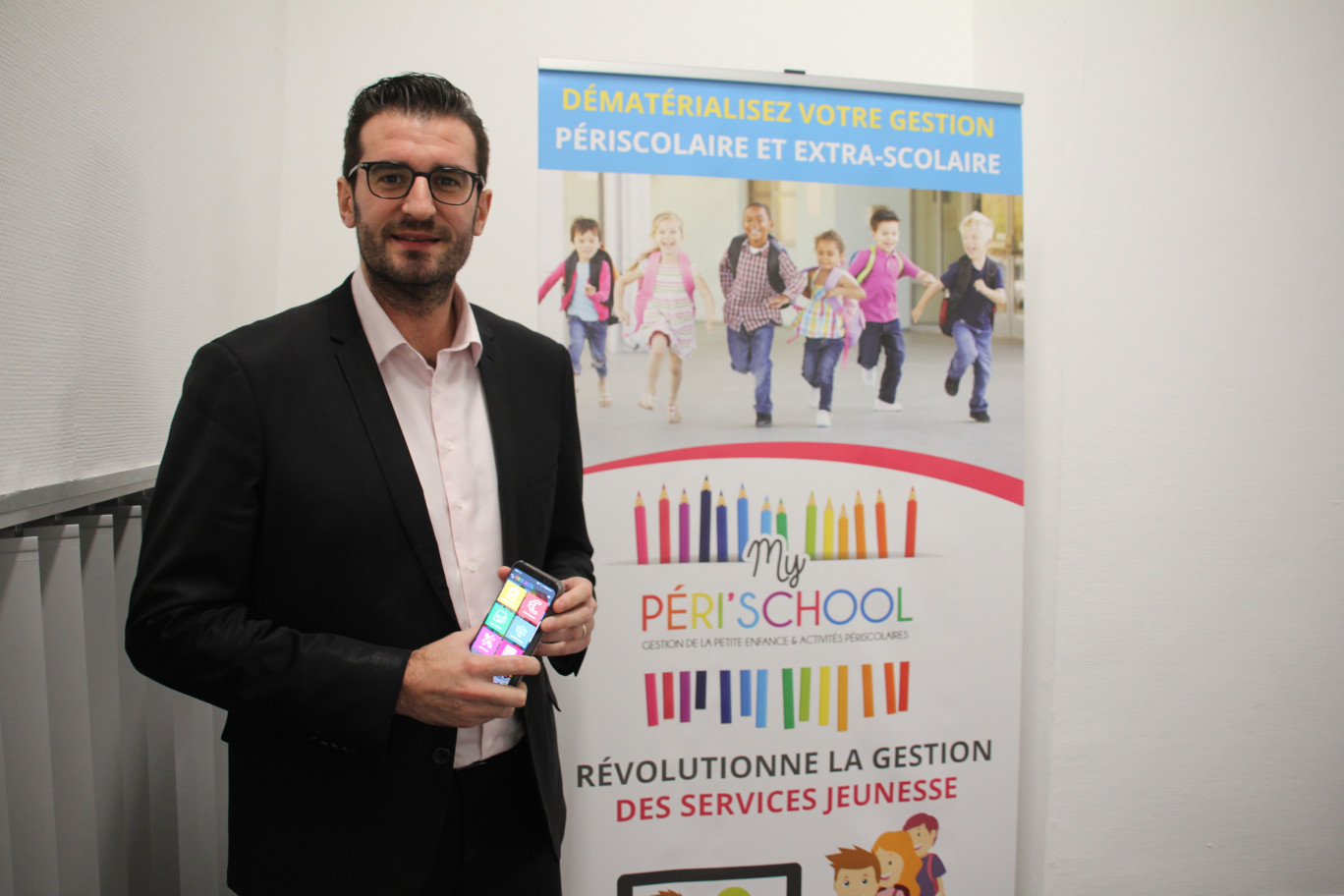Le succès d’Arnaud Montewis et de Waigéo s’explique en partie par le lancement de solutions innovantes  comme Myperischool.  