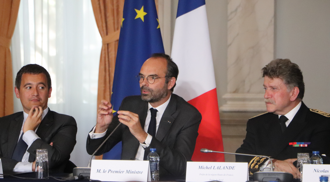 Edouard Philippe, entouré de Gérald Darmanin, ministre de l'Action et des Comptes publics, et de Michel Lalande, préfet de la région Hauts-de-France.
©Victor Mahieu