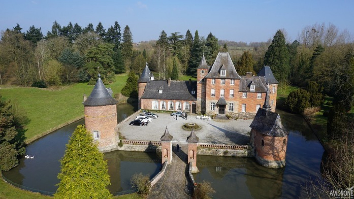 Le château de Rametz à Saint-Waast-la-Vallée, près de Maubeuge, proposera visites guidées, concert de harpes celtiques et exposition de voitures anciennes.