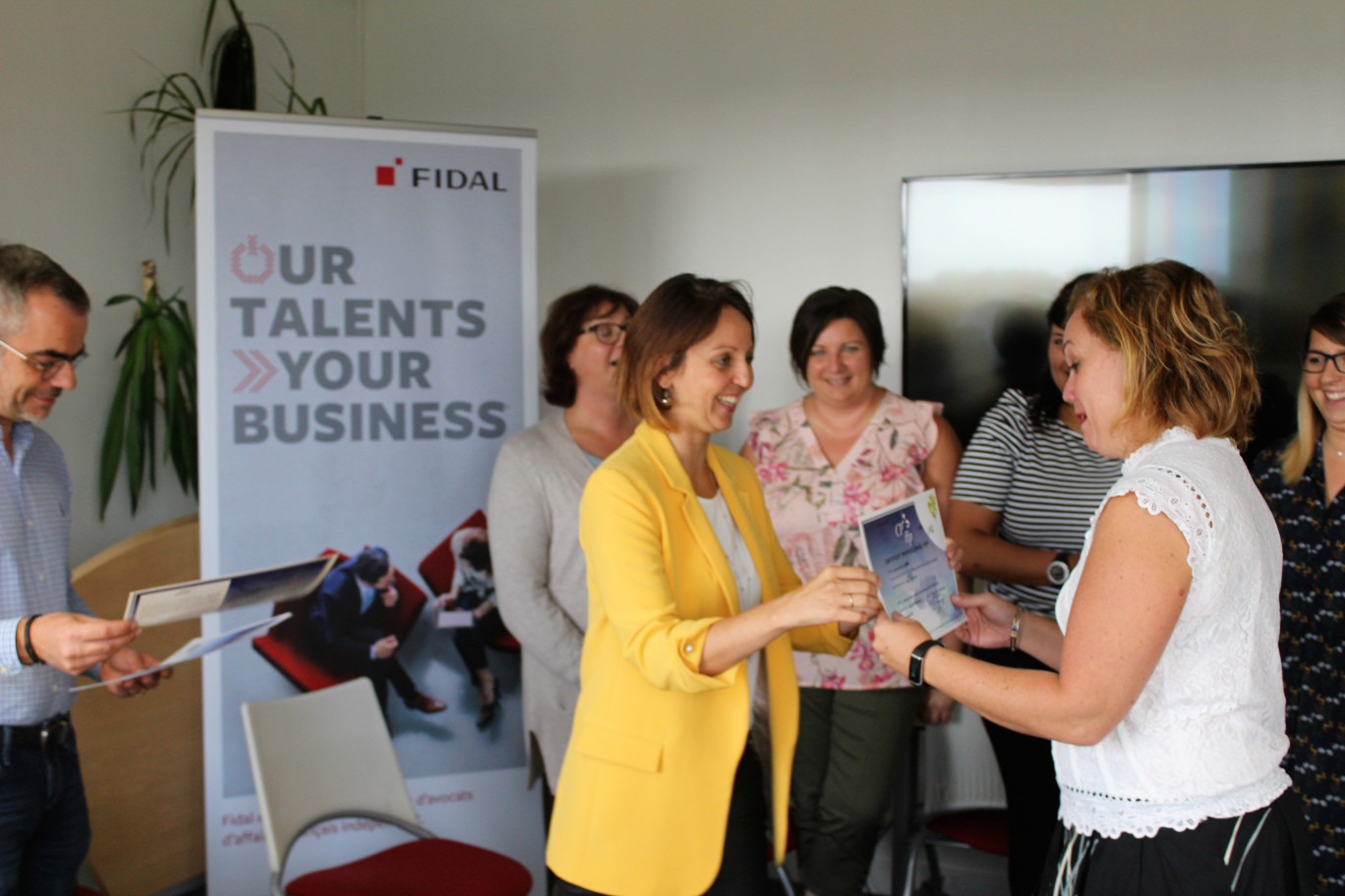 Remise des diplômes par Fidal Formation.