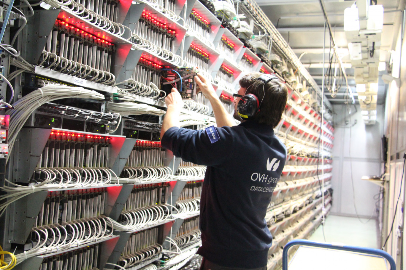 Au cœur du data center du groupe OVH à Gravelines.