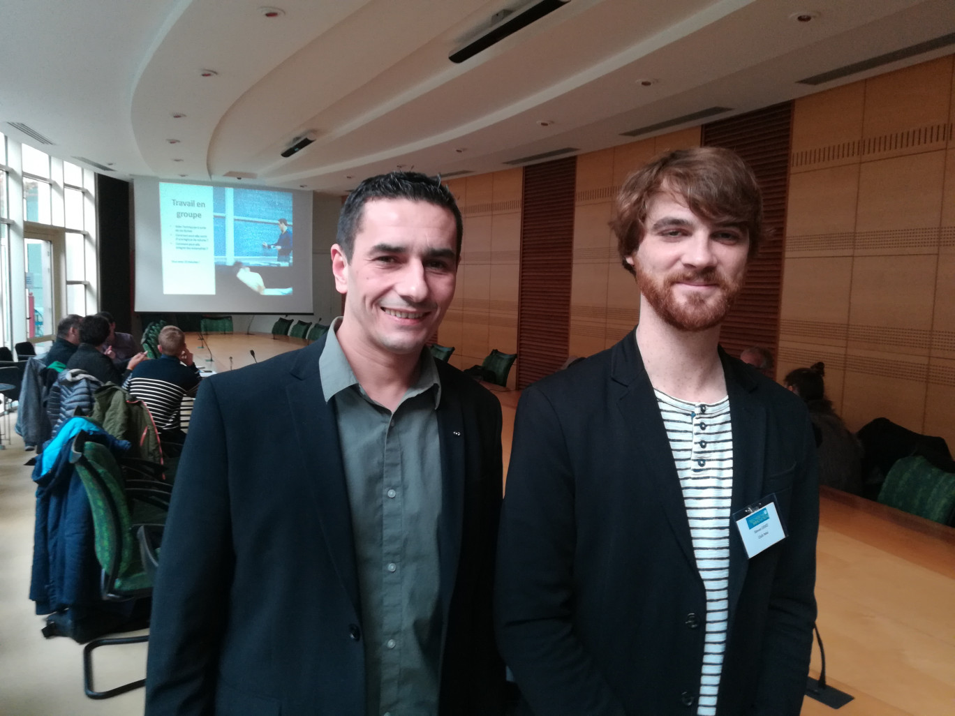 Simon Ledez (à droite) et Julien Da Costa (à gauche) étaient présents à la rencontre pour partager leur expérience.