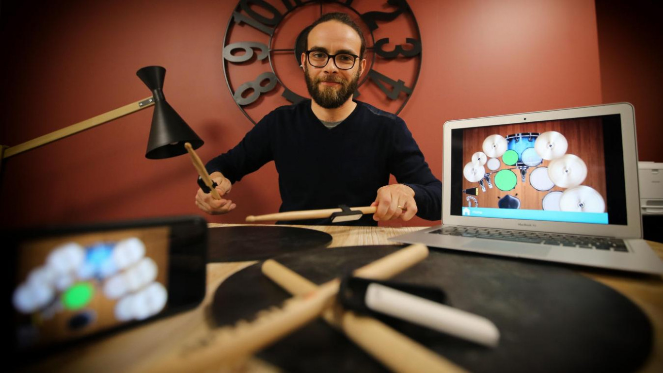 Jérôme Dron a quitté son poste de directeur commercial pour se consacrer à sa passion pour la musique et au développement de sa start-up. ©Louvre-Lens Vallée