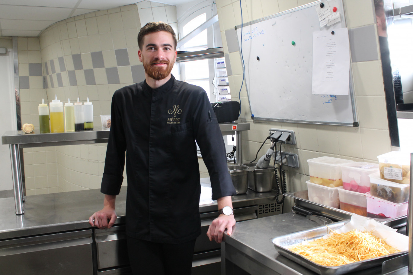 Le chef Tom Truy-Courties est à la tête d'une brigade de 14 personnes, épaulé par sa compagne Manon, sous-chef.