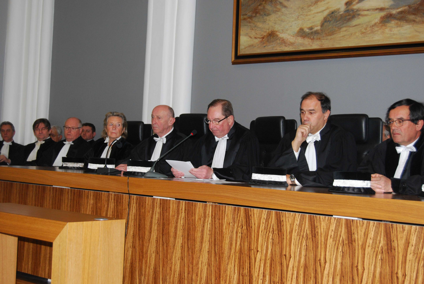 Daniel Lefebvre, entouré des présidents de chambre du Tribunal de commerce de Boulogne, a présidé sa première audience solennelle de rentrée.