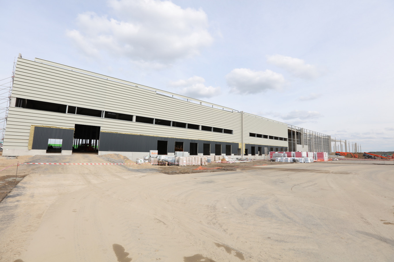 Le bâtiment de 72 000 m2 doit permettre à la Foir’Fouille de recentrer toute sa logistique en région Hauts-de-France. ©ACT'STUDIO