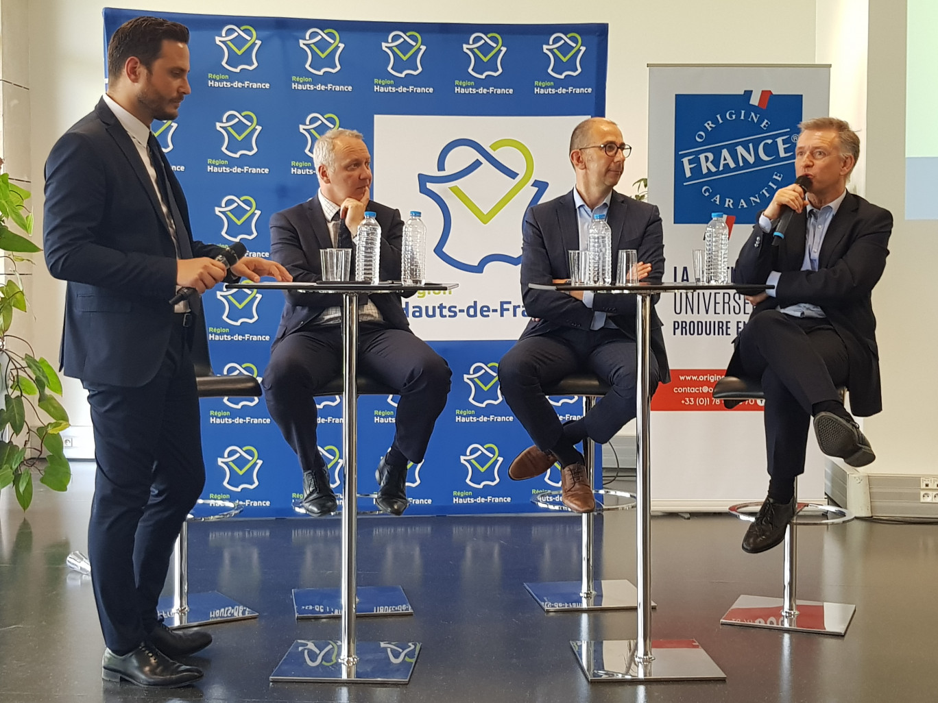 (De g. à d.) Anthony Vitorino, rédacteur en chef du magazine Produire en France, Pierre Michard, directeur commercial France de Bombardier, Thierry Saublet, directeur R&D du groupe Muller, et Éric Moyener, directeur stratégie, planning et communication chez Toyota.