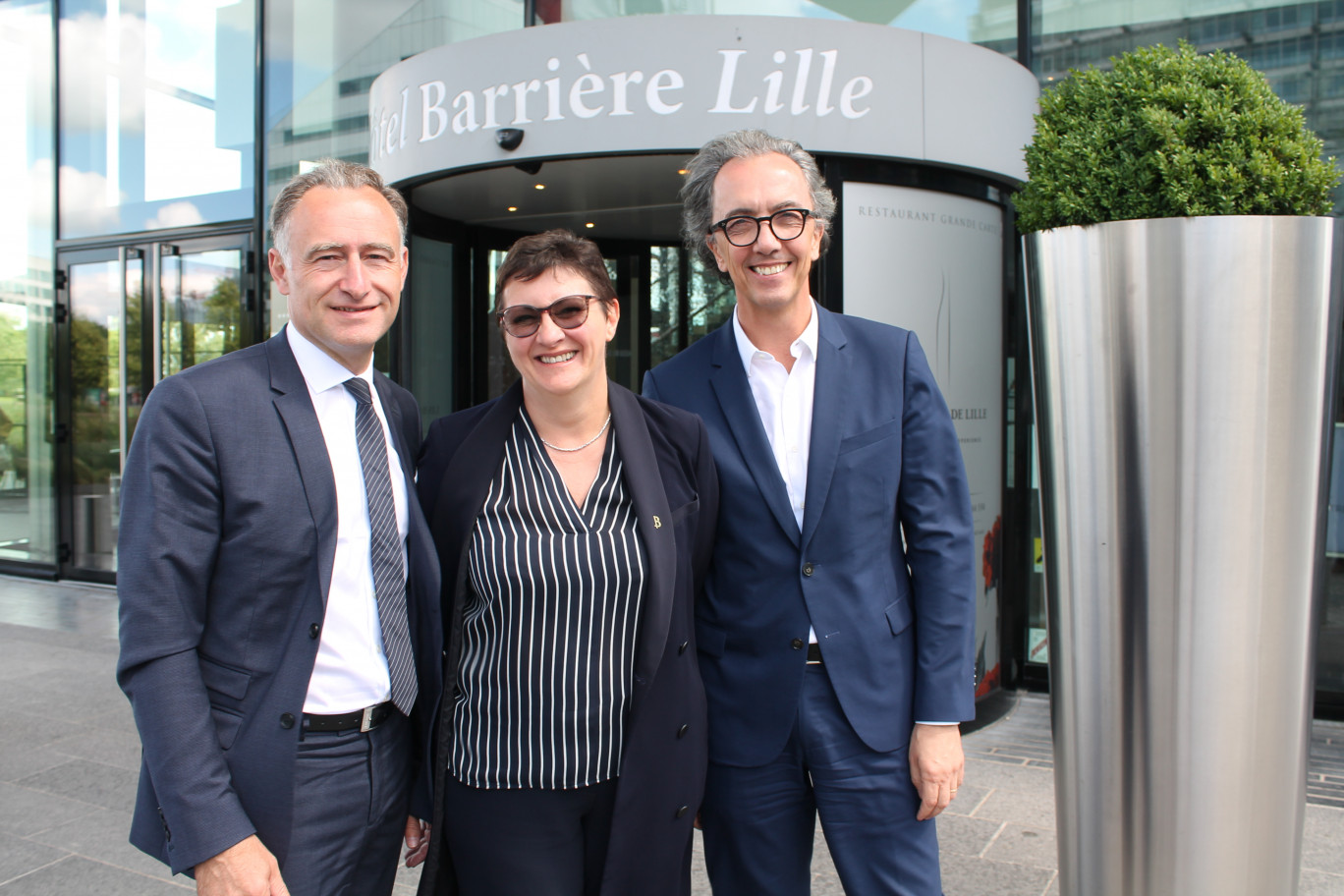 Laurent Balmier, nouveau directeur, Patricia Legros, ancien présidente, et Eric Cavillon, directeur général Casinos du groupe. 