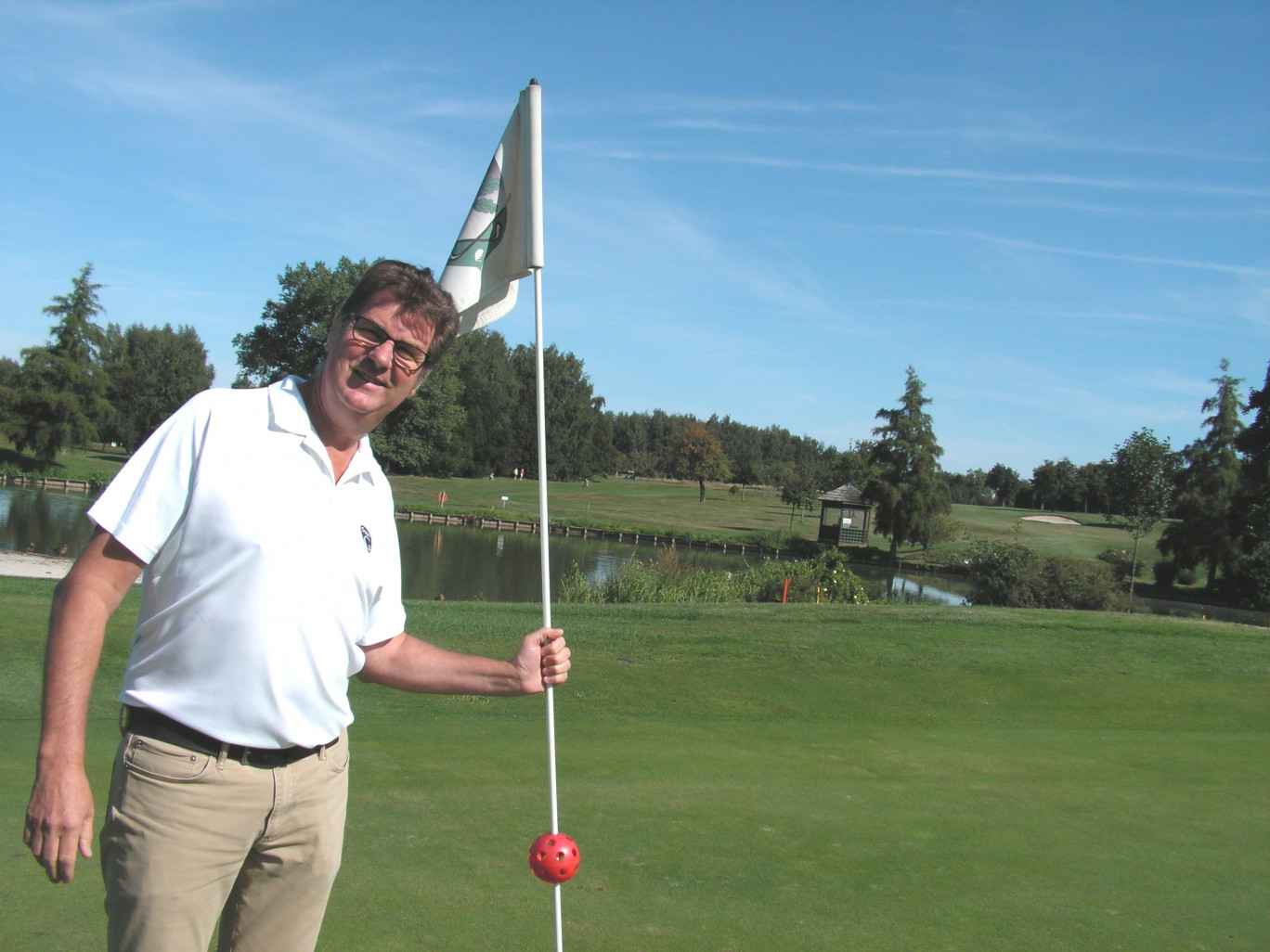 Philippe Alléard, directeur général de la société SEGAM. Celle-ci est à la fois propriétaire et gestionnaire du golf de Mormal.