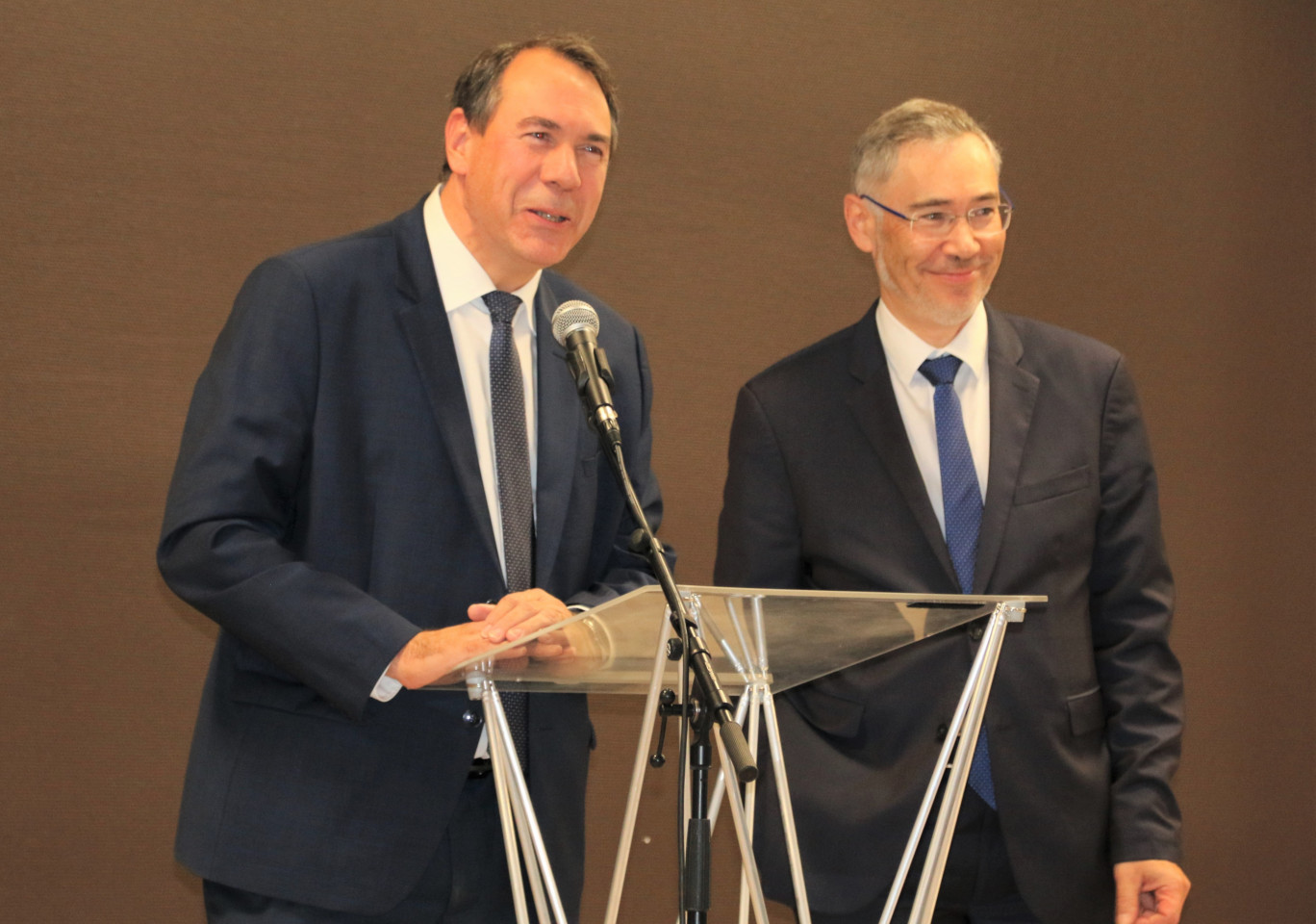 Didier Collet, nouveau directeur départemental du Pas-de-Calais (à gauche), avec Christian Delhomme, désormais directeur départemental des Alpes-Maritimes.