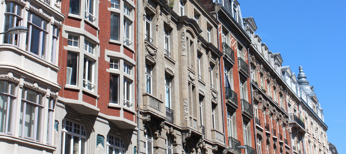 En ce qui concerne les appartements, les prix ne cessent d’augmenter. Au cours du second trimestre, les grandes villes en région ont affiché un rebond des prix. © Brad Pict