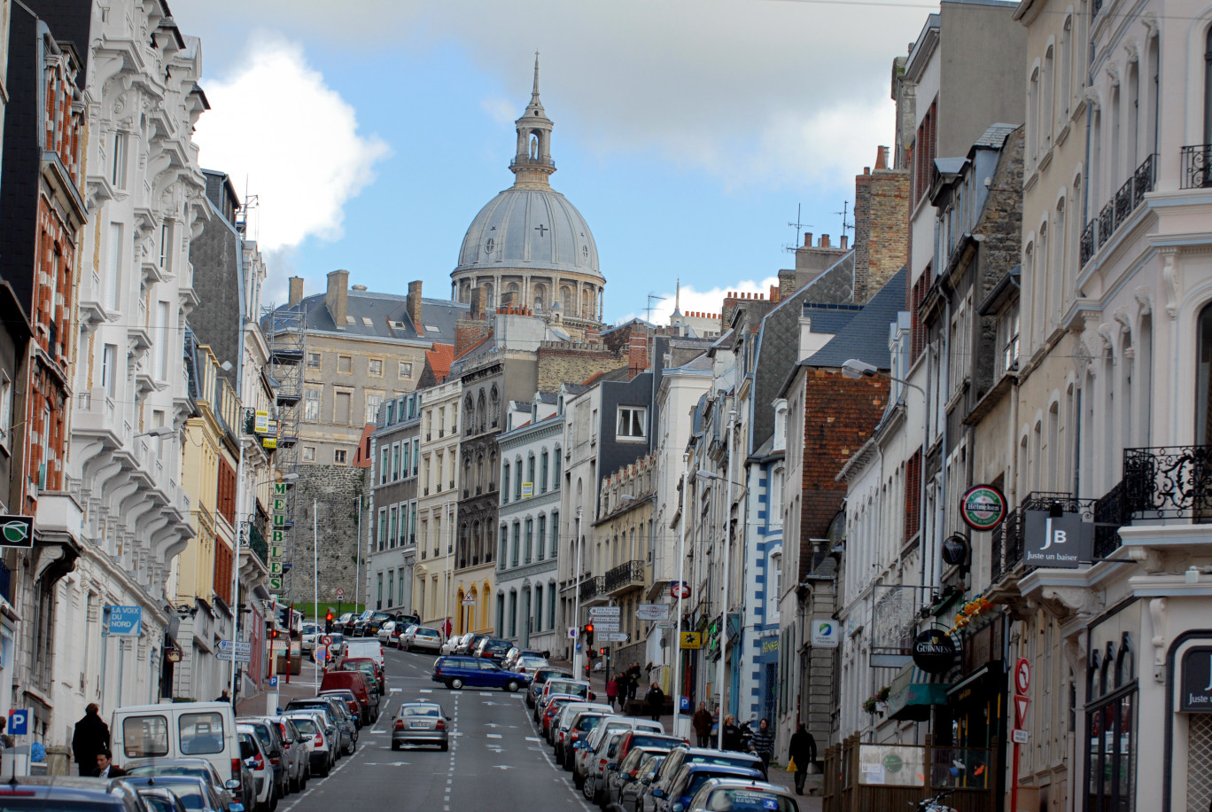 Certaines villes moyennes de la région voient leur commerce décliner comme dans le centre-ville de Boulogne-sur-Mer. © Richard Villalon