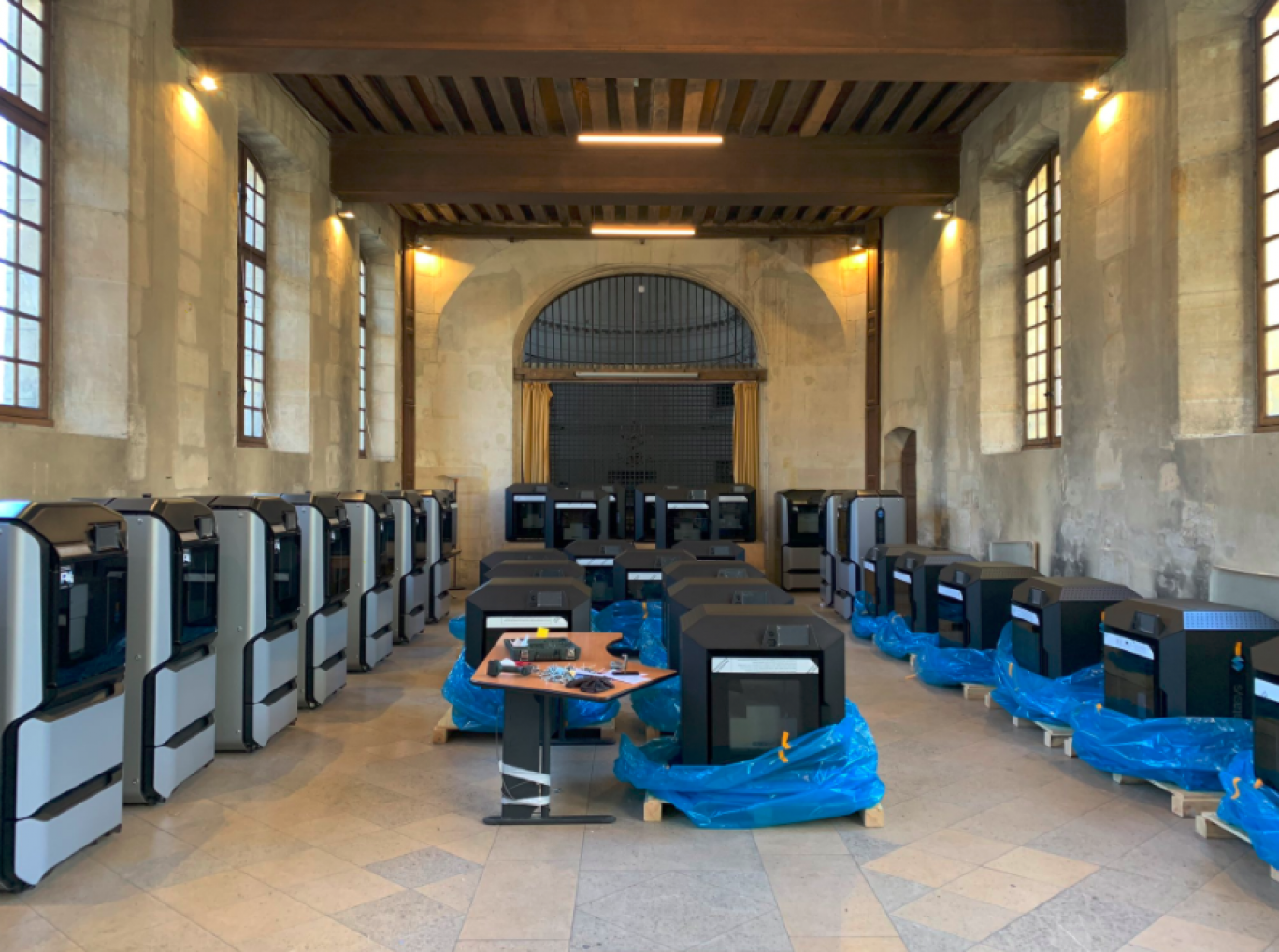 L'abbaye de Port Royal (hôpital Cochin, Paris) transformée en usine d'impression 3D. © Bone3D