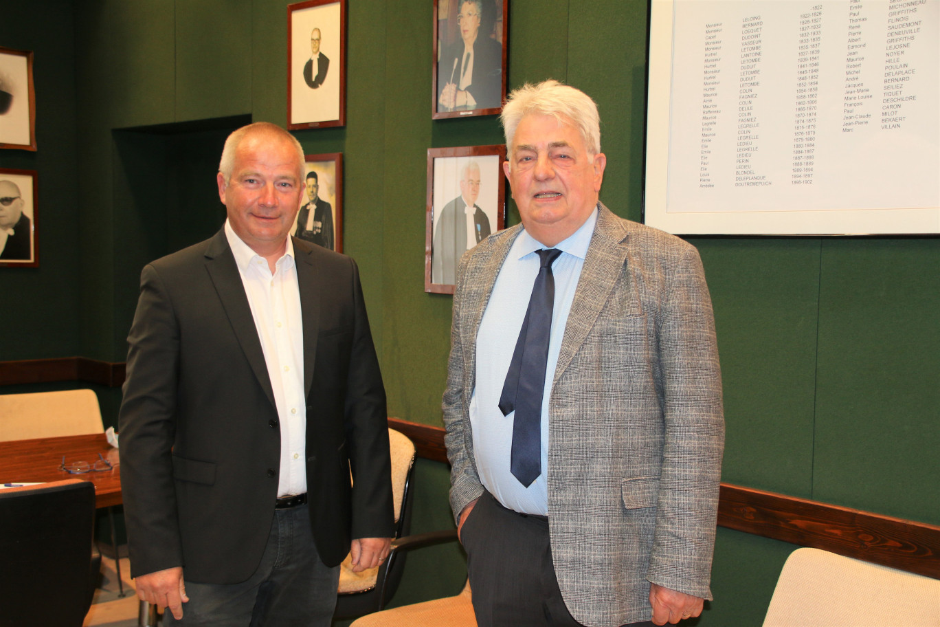 Jean-Marc Parmentier, greffier en chef, (à gauche), et Marc Villain, président du tribunal de commerce d’Arras.