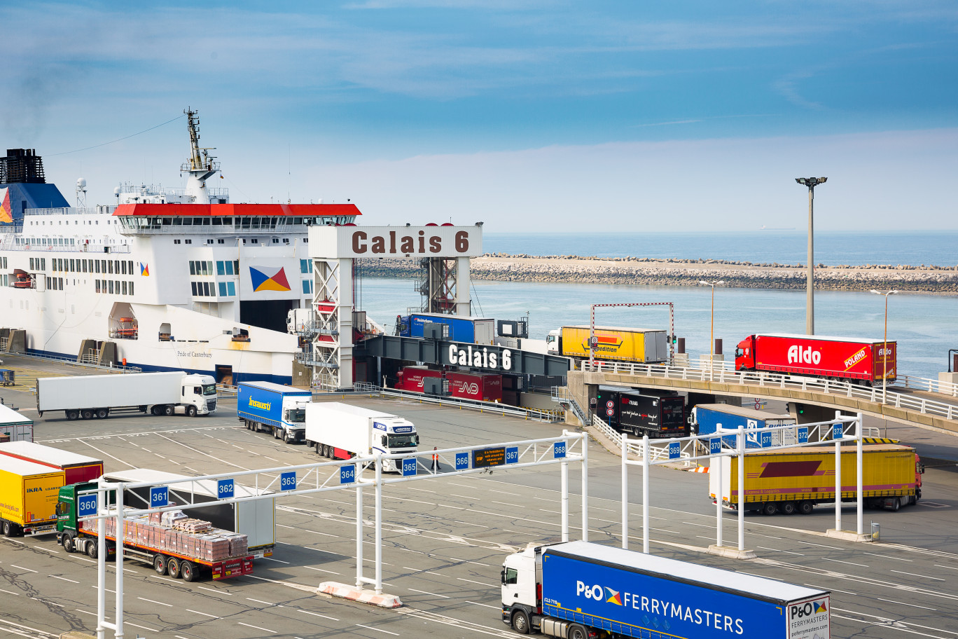 Chute des trafics passagers au Port de Calais, en plus de la baisse d'activité.