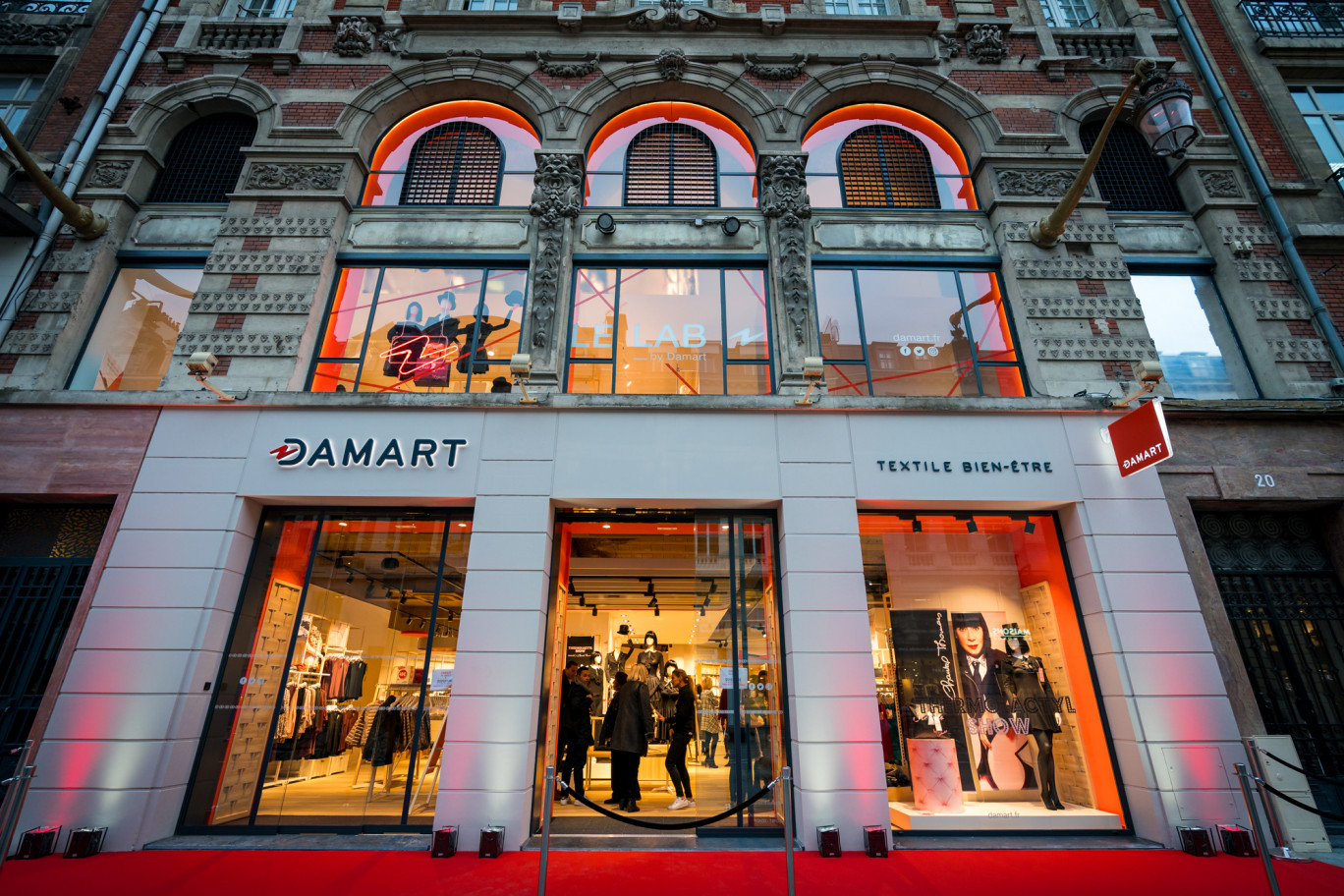 "D'ici 2021, trois magasins Damart fermeront leurs portes." Crédit photo : Damartex