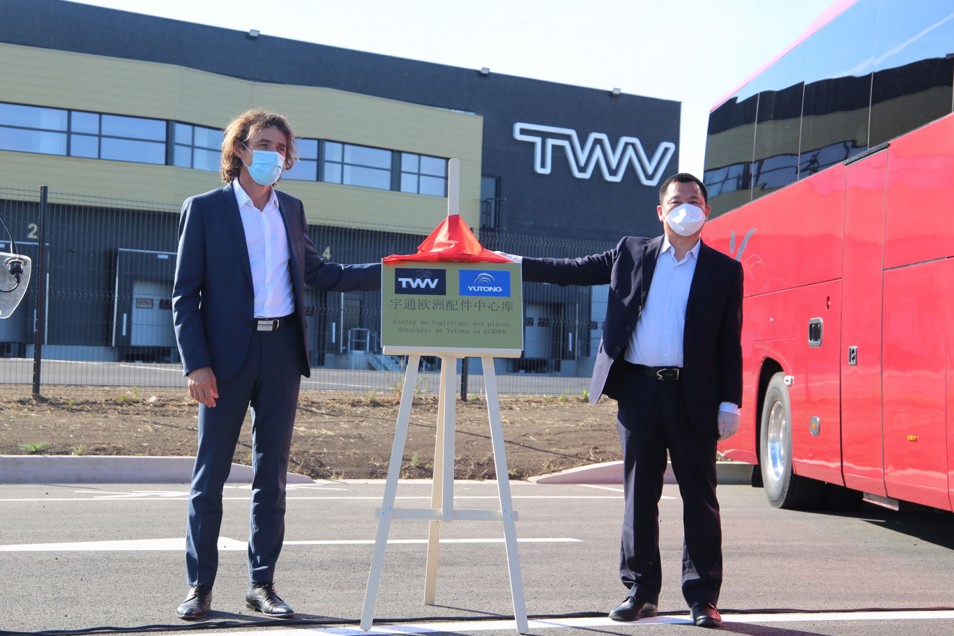 Inauguration du nouvel entrepôt sur le site de TWV. 
