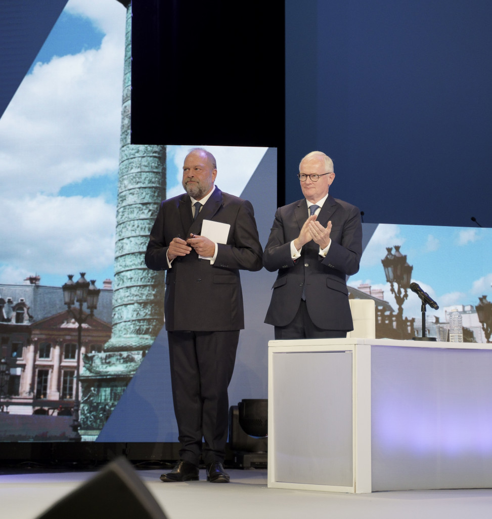 Éric Dupond-Moretti, ministre de la Justice, et Jean-François Humbert, président du Conseil supérieur du notariat, à la tribune du 116ème Congrès des notaires. © Jean-Marc Gourdon