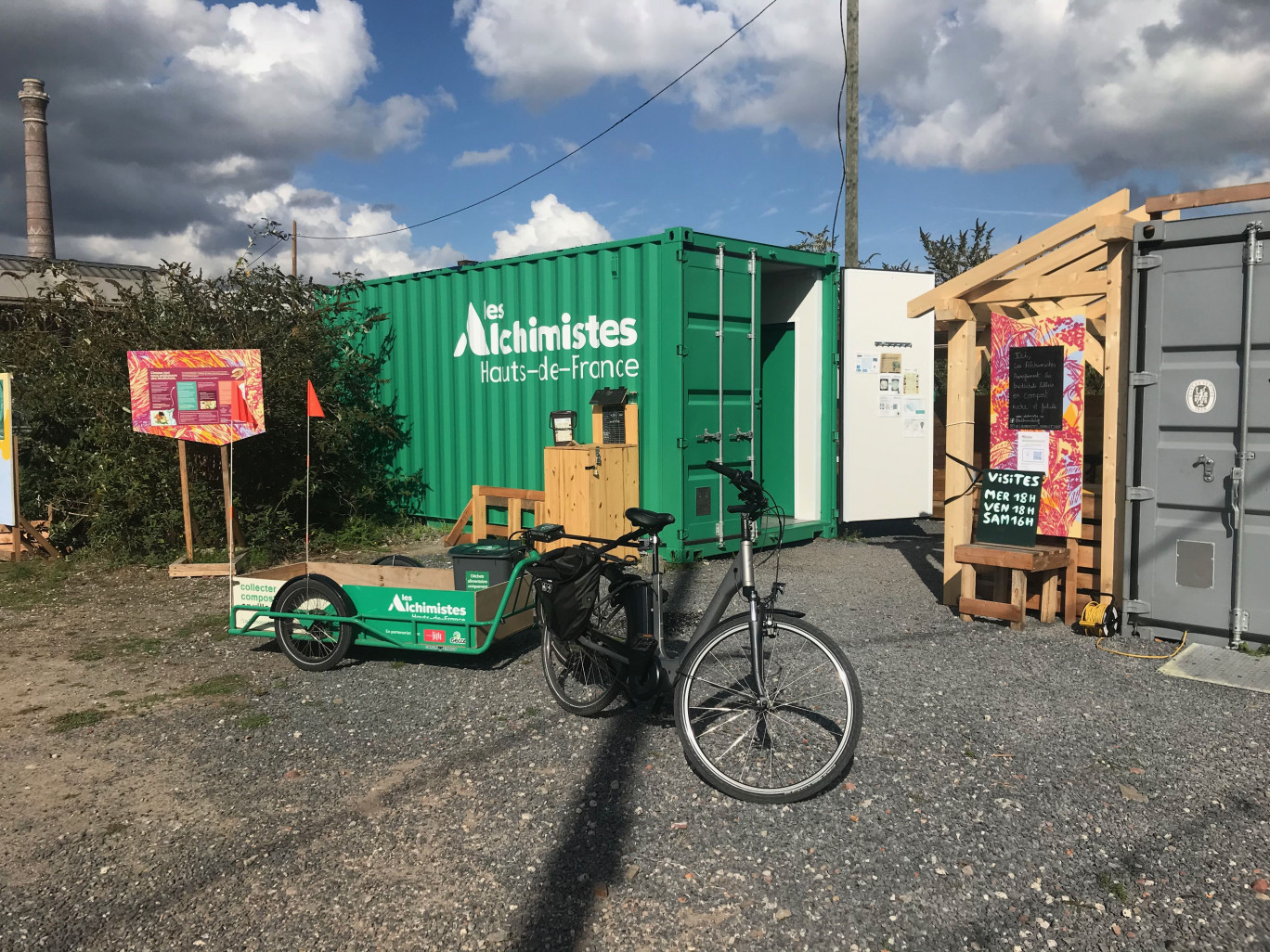 Un vélo pour aller chercher les bio-déchets. 