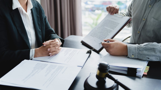 Les relations entre les entreprises, la justice et les avocats passées au crible